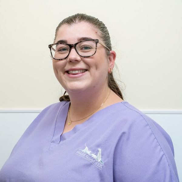 Ashley Sullivan - Maes Glas (Web)