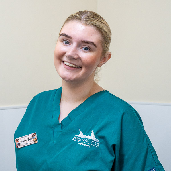 Jayde Jones - Maes Glas Vets (Web)