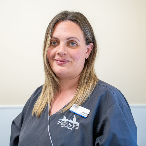 Rhianne Anzani - Maes Glas Vets (Web)